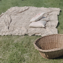 Load image into Gallery viewer, Rustic Picnic