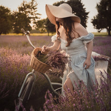 Load image into Gallery viewer, Amanda Kenney Photography
